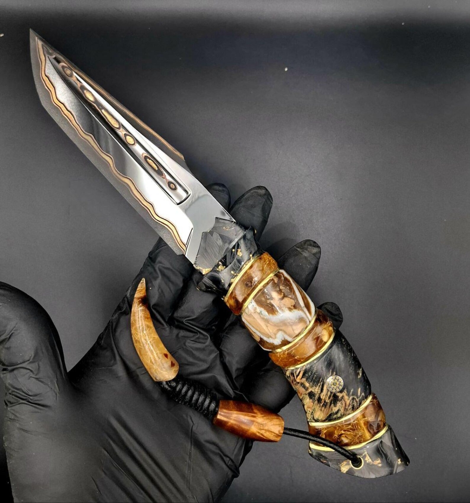 Kézzel készített "Fekete Skorpió II" kés – Magas széntartalmú acél, Gyűjtői ajándék